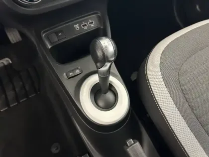 Photo 21 Renault Twingo  III E-Tech