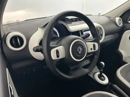 Photo 18 Renault Twingo  III E-Tech