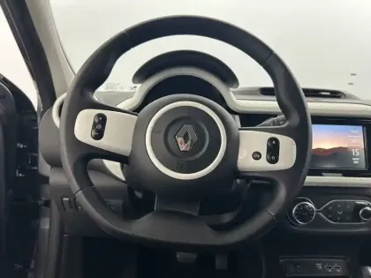 Photo 23 Renault Twingo  III E-Tech