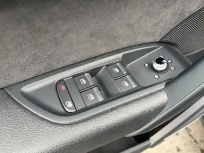 Photo 24 Audi Q5  55 TFSI e 367 S tronic 7 Quattro