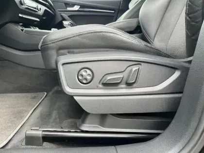 Photo 27 Audi Q5  55 TFSI e 367 S tronic 7 Quattro