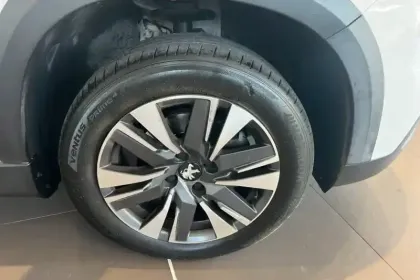 Photo 11 Peugeot 2008  PureTech 130ch S&S BVM6