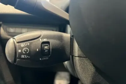 Photo 26 Peugeot 2008  PureTech 130ch S&S BVM6