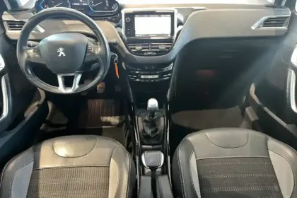 Photo 16 Peugeot 2008  PureTech 130ch S&S BVM6