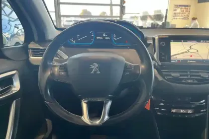 Photo 18 Peugeot 2008  PureTech 130ch S&S BVM6