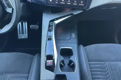 Photo 53 Peugeot 3008  Hybrid 136 e-DCS6