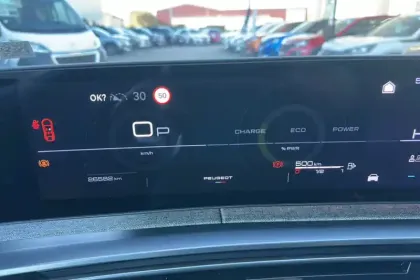 Photo 47 Peugeot 3008  Hybrid 136 e-DCS6