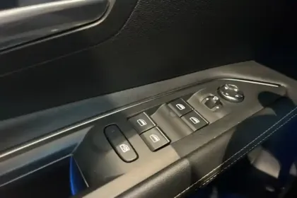 Photo 89 Peugeot 3008  Hybrid 225 e-EAT8