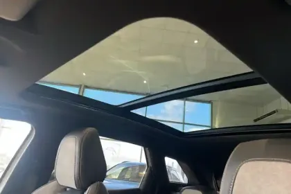 Photo 80 Peugeot 3008  Hybrid 225 e-EAT8