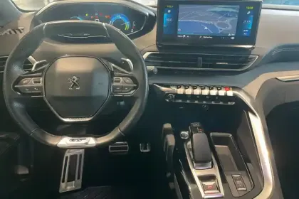 Photo 17 Peugeot 3008  Hybrid 225 e-EAT8