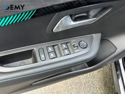 Photo 11 Peugeot 208  Electrique 50 kWh 136ch