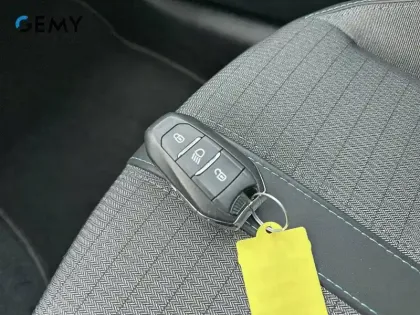 Photo 24 Peugeot 208  Electrique 50 kWh 136ch