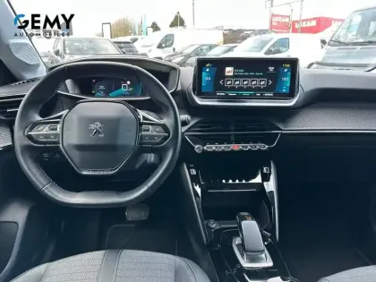 Photo 7 Peugeot 208  Electrique 50 kWh 136ch