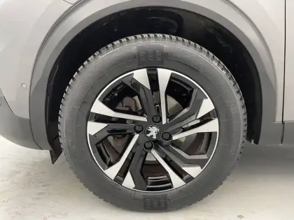 Photo 16 Peugeot 2008  PureTech 130 S&S BVM6