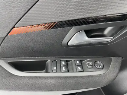 Photo 86 Peugeot 208  Electrique 50 kWh 136ch