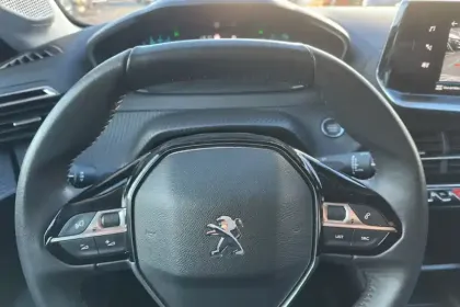 Photo 12 Peugeot 208  Electrique 50 kWh 136ch