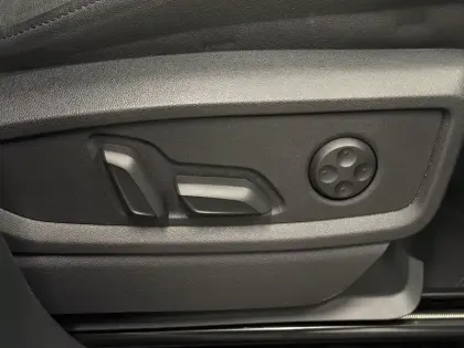 Photo 16 Audi Q5  50 TFSIe 299 S tronic 7 Quattro