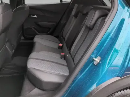 Photo 11 Peugeot 2008  Electrique 50 kWh 136 ch