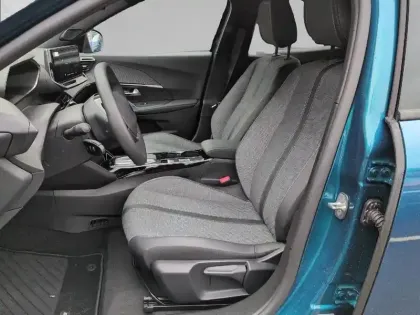 Photo 10 Peugeot 2008  Electrique 50 kWh 136 ch