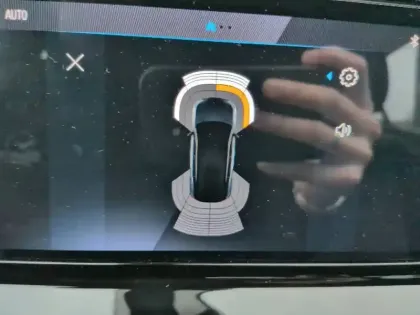 Photo 14 Peugeot 2008  Electrique 50 kWh 136 ch