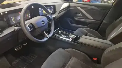 Photo 23 Opel Astra  Hybride Rechargeable 225 ch BVA8