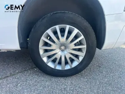 Photo 10 Peugeot Partner  FOURGON STANDARD 650 KG BLUEHDI 100 S&S BVM6