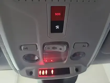 Photo 25 Peugeot 208  Electrique 50 kWh 136ch