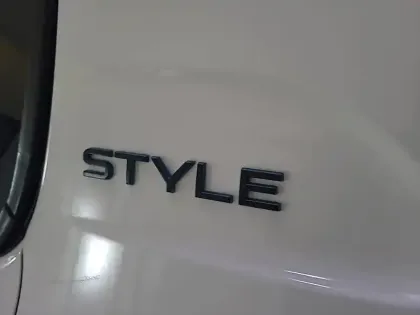 Photo 33 Peugeot 208  Electrique 50 kWh 136ch