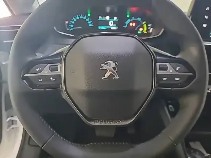 Photo 8 Peugeot 208  Electrique 50 kWh 136ch