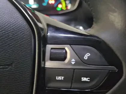 Photo 28 Peugeot 208  Electrique 50 kWh 136ch