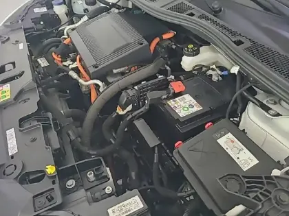 Photo 14 Peugeot 208  Electrique 50 kWh 136ch