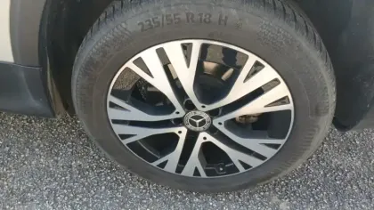 Photo 11 Mercedes GLB  200 d 8G-DCT