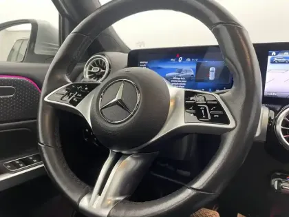 Photo 73 Mercedes GLB  200 d 8G-DCT