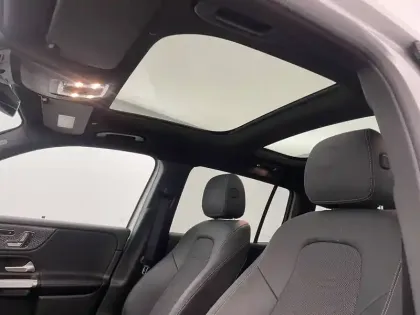 Photo 72 Mercedes GLB  200 d 8G-DCT