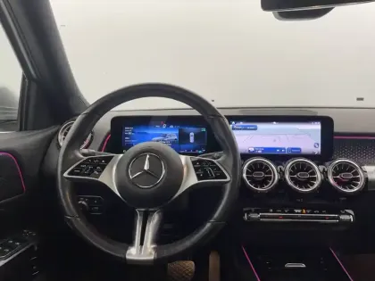 Photo 70 Mercedes GLB  200 d 8G-DCT