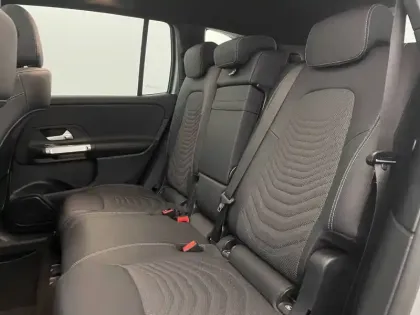 Photo 98 Mercedes GLB  200 d 8G-DCT