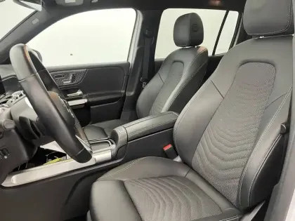 Photo 97 Mercedes GLB  200 d 8G-DCT