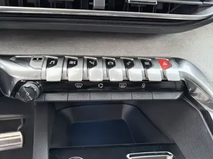 Photo 20 Peugeot 3008  Hybrid 225 e-EAT8