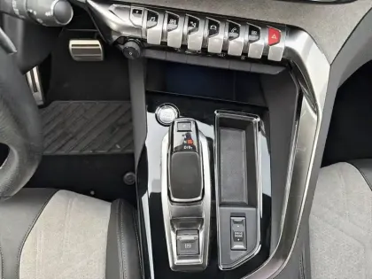 Photo 10 Peugeot 3008  Hybrid 225 e-EAT8