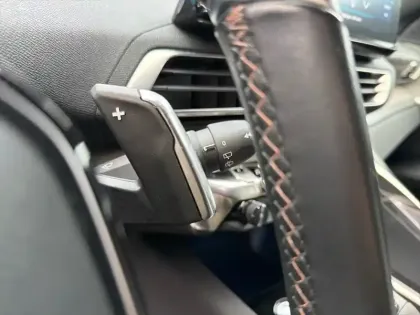 Photo 13 Peugeot 3008  Hybrid 225 e-EAT8