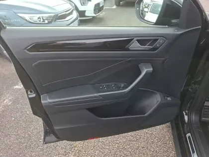 Photo 27 Volkswagen T-roc  1.5 TSI EVO 150 Start/Stop DSG7