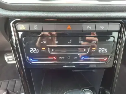 Photo 28 Volkswagen T-roc  1.5 TSI EVO 150 Start/Stop DSG7