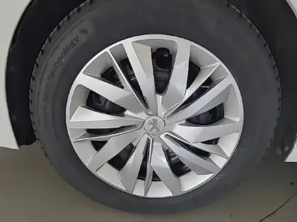 Photo 68 Peugeot 208  BLUEHDI 100 S&S BVM6