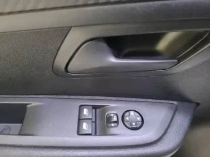 Photo 83 Peugeot 208  BLUEHDI 100 S&S BVM6