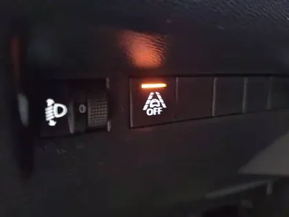 Photo 54 Peugeot 208  BLUEHDI 100 S&S BVM6