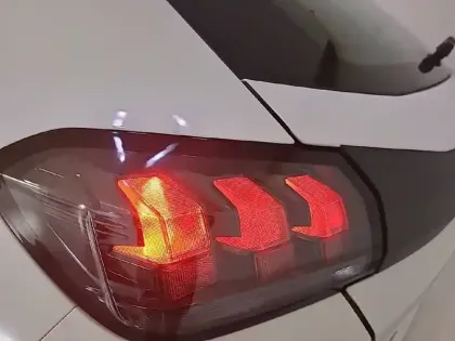 Photo 72 Peugeot 208  BLUEHDI 100 S&S BVM6