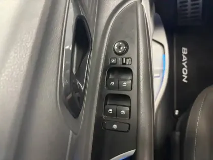 Photo 22 Hyundai Bayon  1.0 T-GDi 100 DCT-7 Hybrid 48V