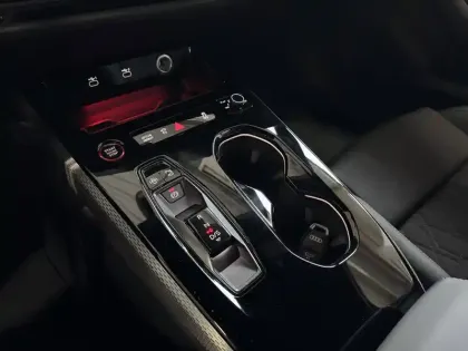 Photo 16 Audi A5  Avant e-hybrid 299 ch S tronic 7 Quattro