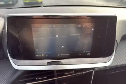 Photo 22 Peugeot 208  PureTech 75 S&S BVM5