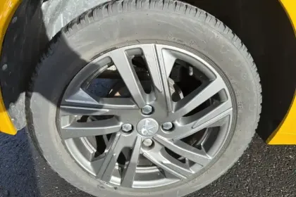 Photo 12 Peugeot 208  PureTech 75 S&S BVM5